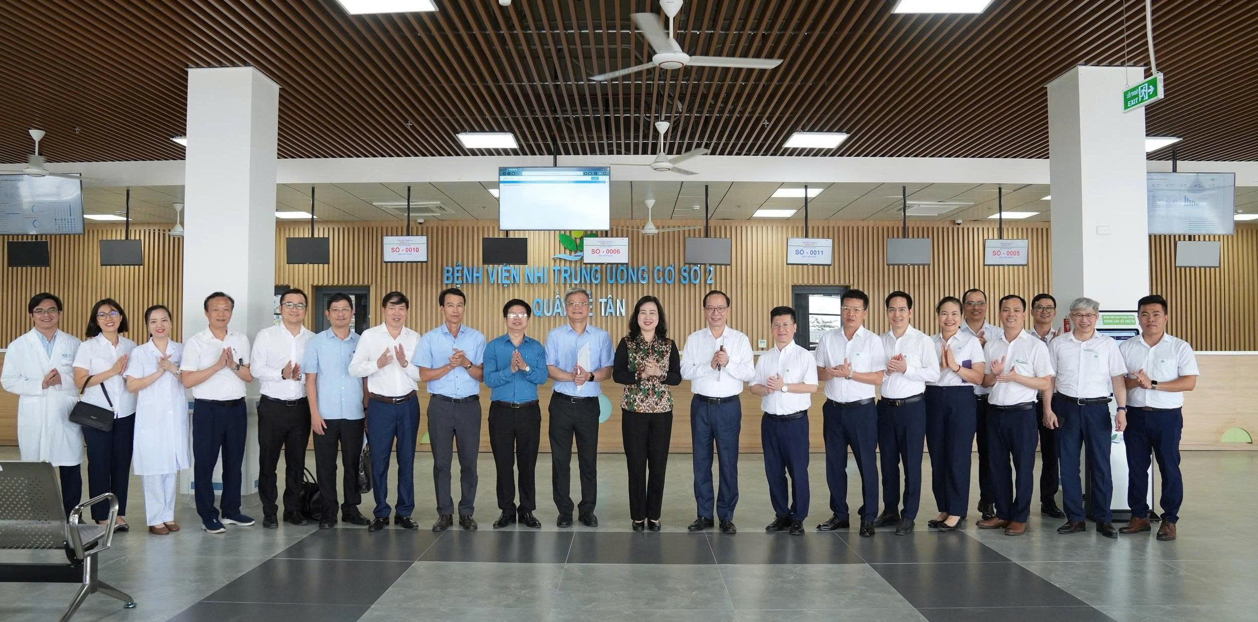 Bộ trưởng Bộ Y tế Đào Hồng Lan: Khẩn trương hoàn thiện các điều kiện để Cơ sở 2 Bệnh viện Nhi Trung ương hoạt động từ ngày 1/6- Ảnh 8. Bộ trưởng Bộ Y tế Đào Hồng Lan: Khẩn trương hoàn thiện các điều kiện để Cơ sở 2 Bệnh viện Nhi Trung ương hoạt động từ ngày 1/6- Ảnh 8.