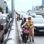 Cục CSGT bác thông tin không xử phạt người nước ngoài vi phạm giao thông tại Việt Nam