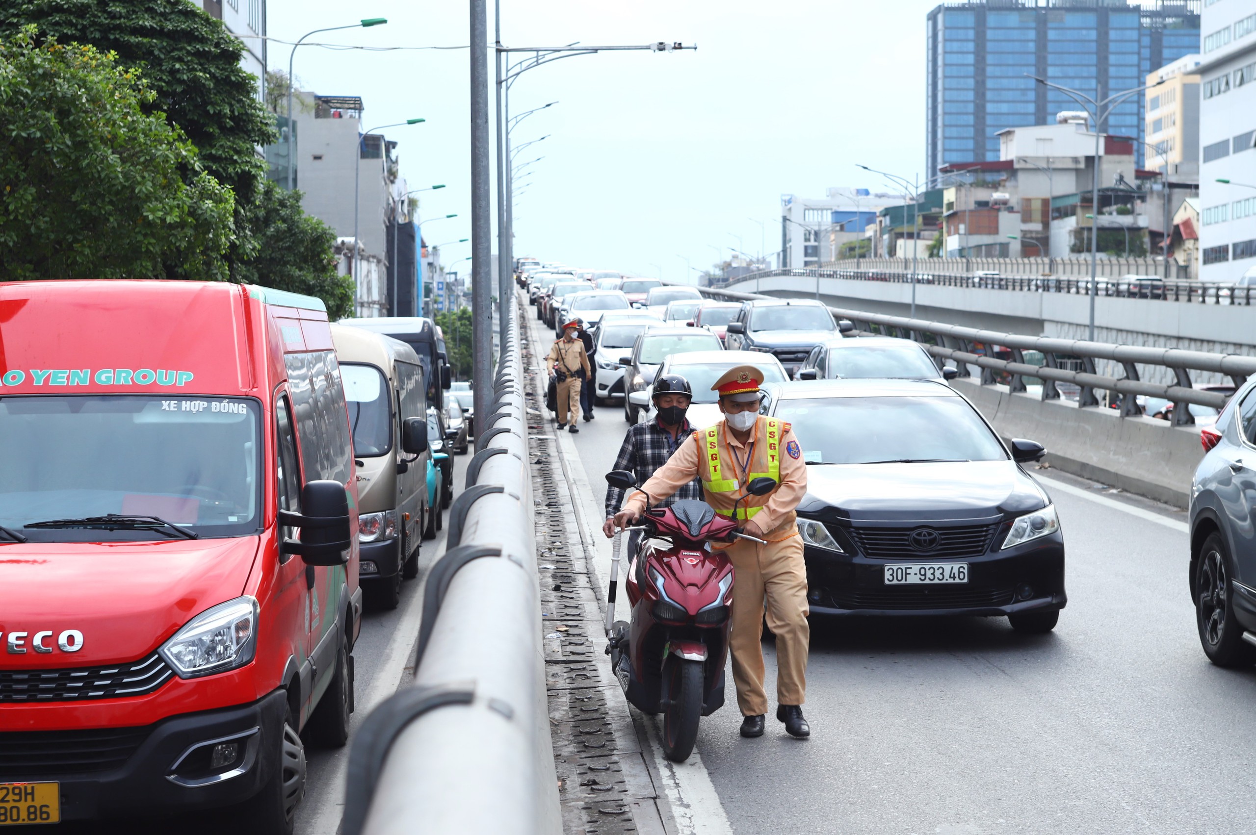 Cục CSGT bác thông tin không xử phạt người nước ngoài vi phạm giao thông tại Việt Nam- Ảnh 2.