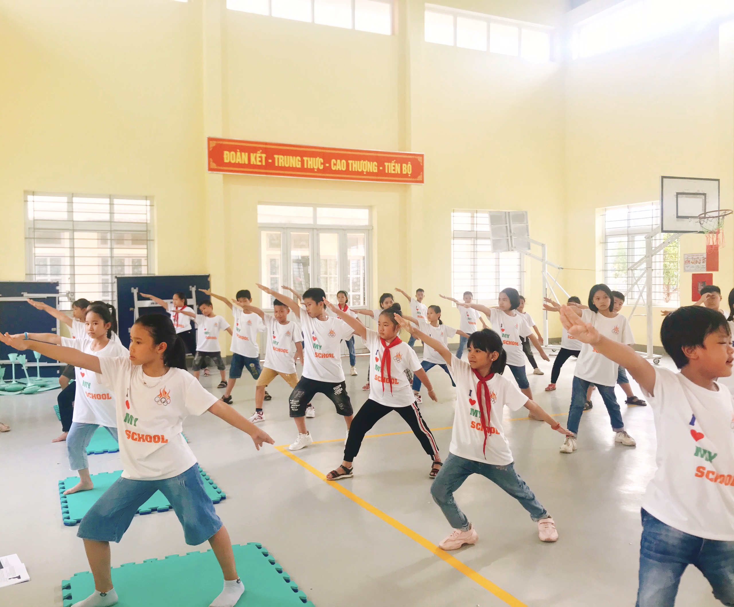 Dinh dưỡng học đường chưa đồng đều nguy cơ ảnh hưởng tầm vóc trẻ em- Ảnh 2.