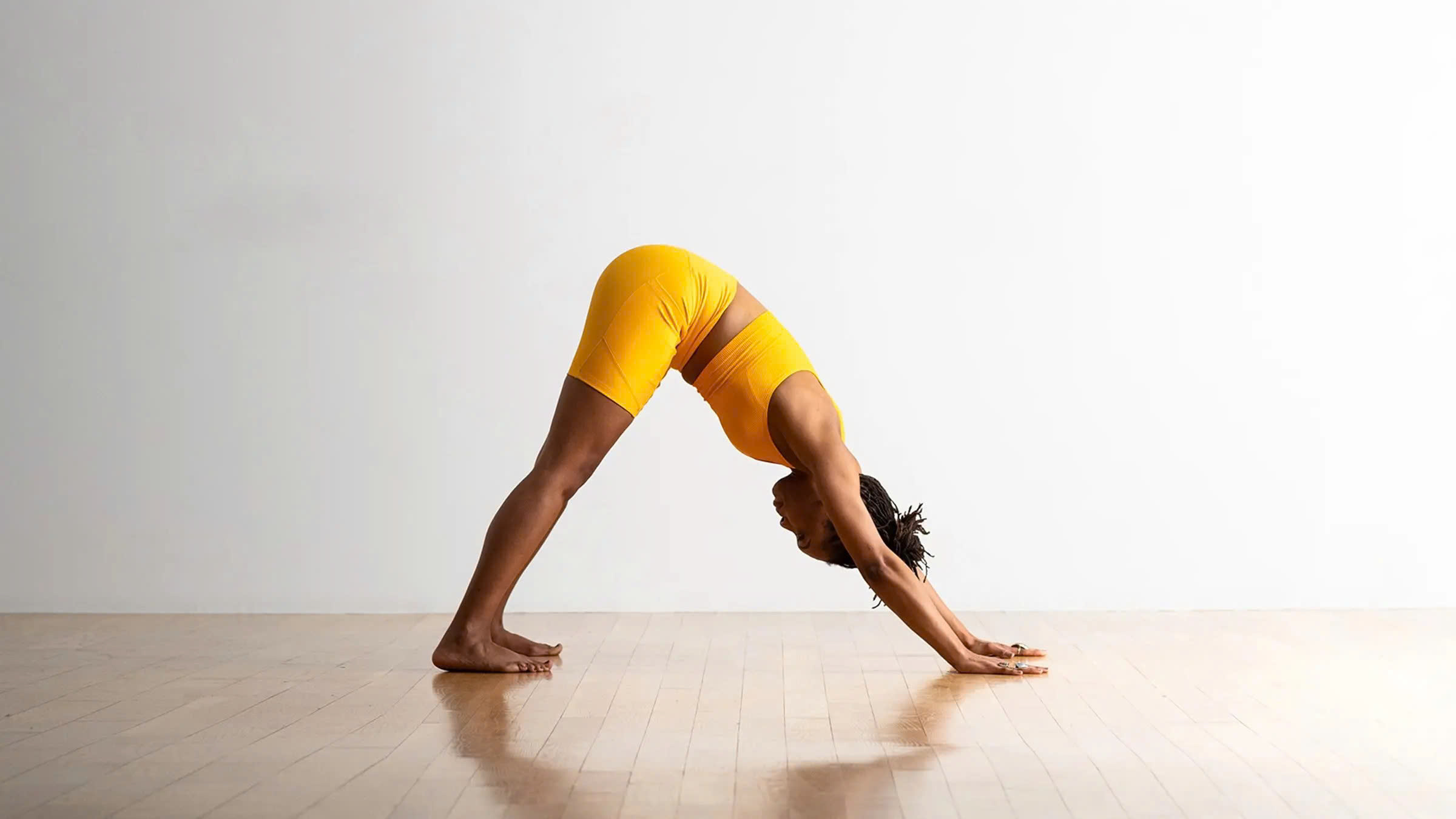 Bài tập yoga 10 phút cho người 'không có thời gian'- Ảnh 2.