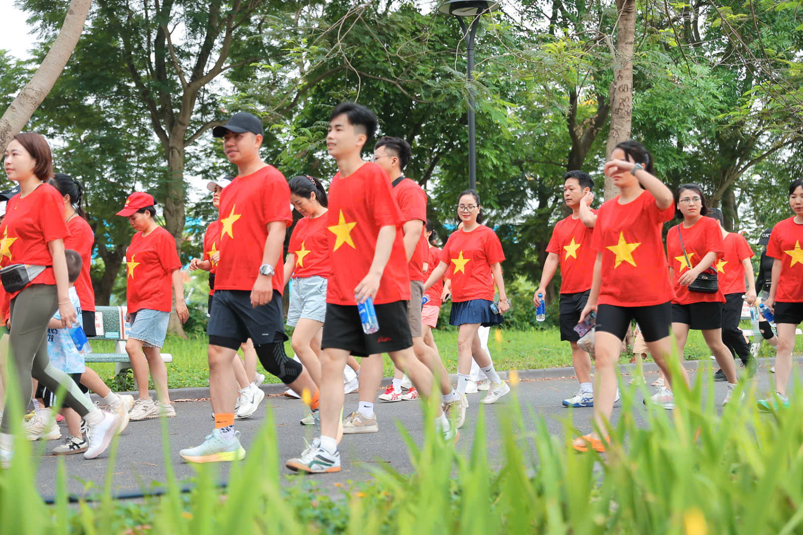 Mỗi bước chân là một “liều thuốc”: Lan tỏa tinh thần sống khỏe, phòng bệnh từ sớm- Ảnh 7. Mỗi bước chân là một “liều thuốc”: Lan tỏa tinh thần sống khỏe, phòng bệnh từ sớm- Ảnh 7.