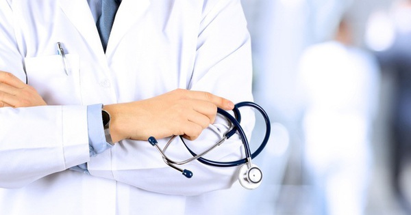 Y bác sĩ được lùi thời điểm gia hạn giấy phép hành nghề khám chữa bệnh trong bao lâu?