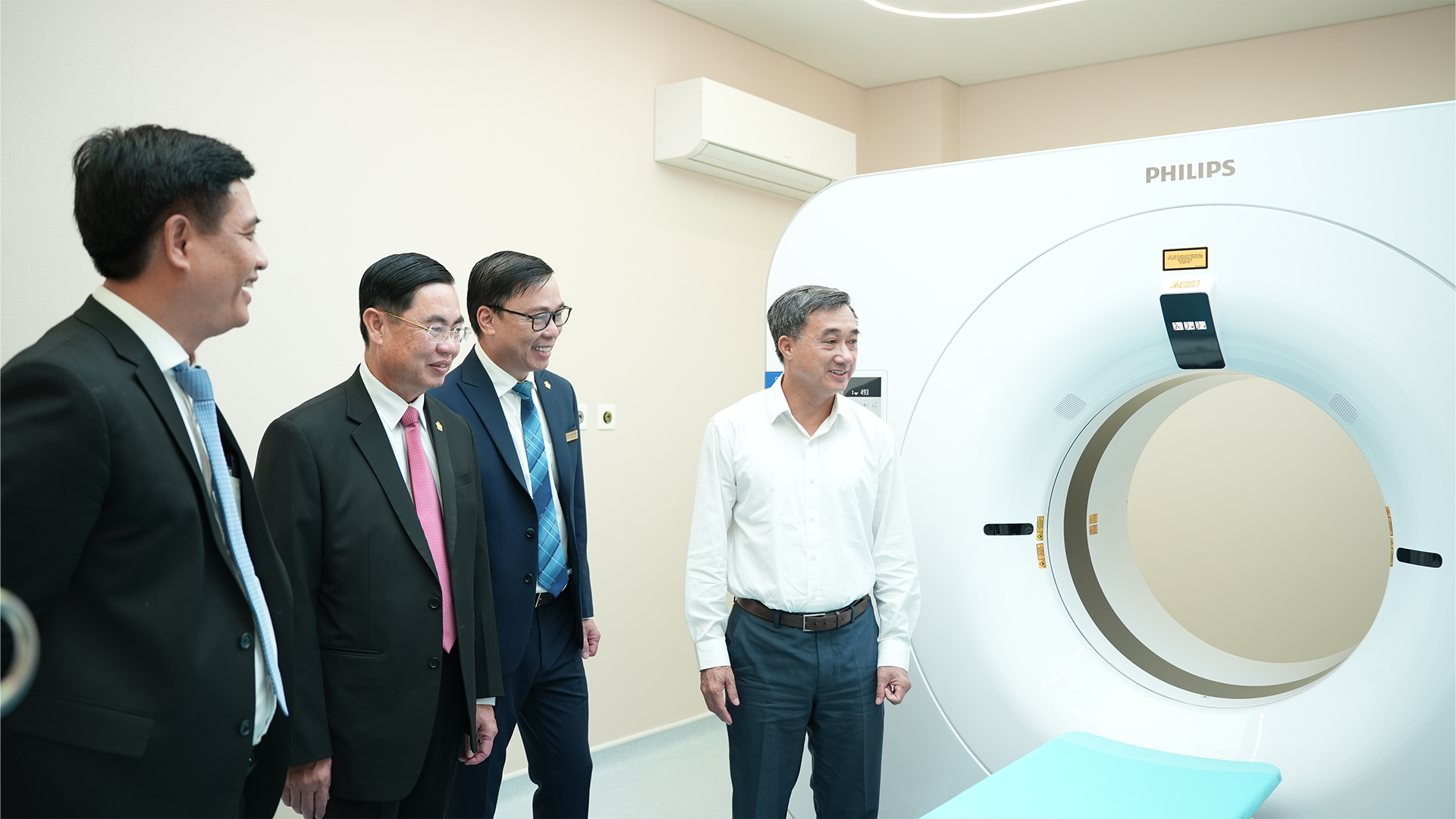 Tiêu chuẩn chất lượng nâng cao đối với bệnh viện phải lấy an toàn người bệnh làm trục xuyên suốt- Ảnh 4. Tiêu chuẩn chất lượng nâng cao đối với bệnh viện phải lấy an toàn người bệnh làm trục xuyên suốt- Ảnh 4.