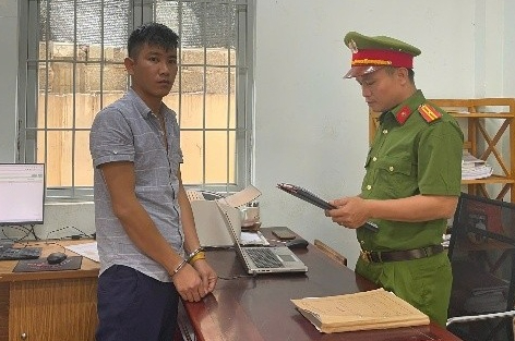 Bắt người đàn ông lừa bán đất 'ảo', chiếm đoạt 200 triệu đồng rồi bỏ trốn- Ảnh 1.