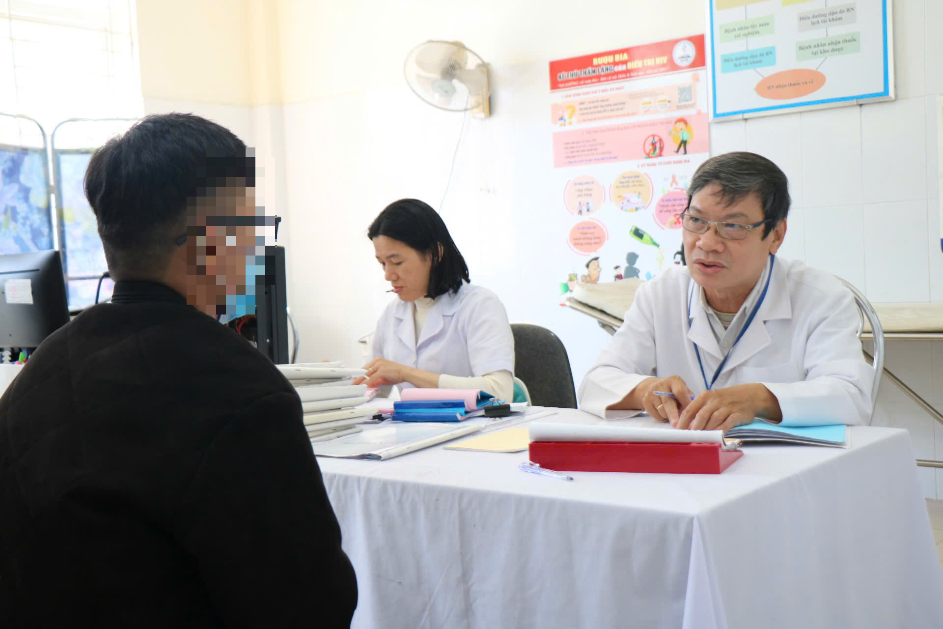 Huế mở rộng xét nghiệm HIV, hướng tới chấm dứt dịch bệnh AIDS vào năm 2030- Ảnh 3.