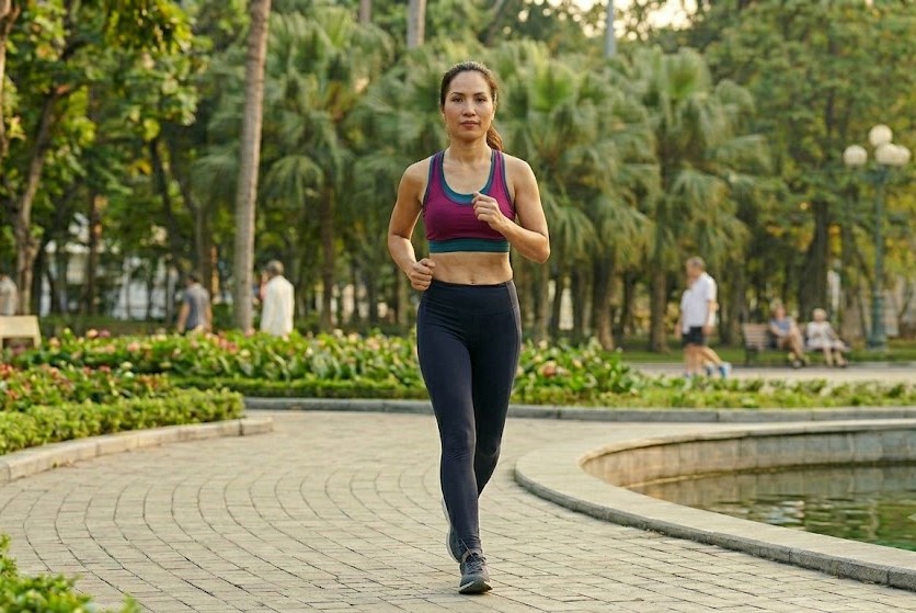5 bài tập đi bộ giảm mỡ bụng tốt hơn tập gym sau tuổi 50- Ảnh 5. 5 bài tập đi bộ giảm mỡ bụng tốt hơn tập gym sau tuổi 50- Ảnh 5.