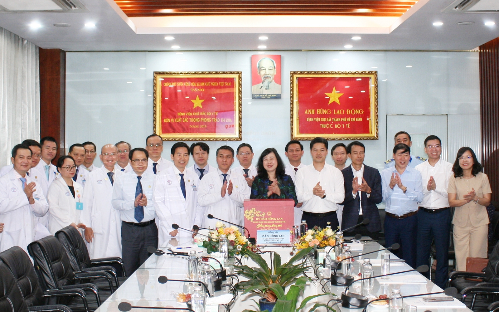 BSCKII Phạm Thanh Việt giữ chức Giám đốc Bệnh viện Chợ Rẫy- Ảnh 3.