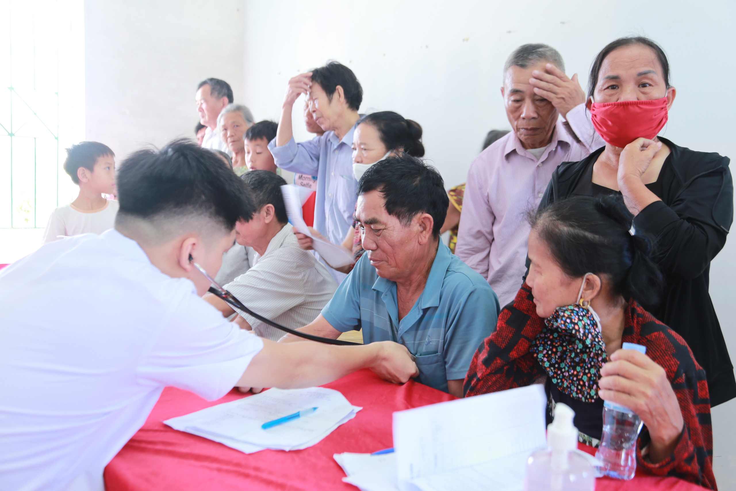 Bộ trưởng Đào Hồng Lan: Chăm sóc sức khỏe người dân từ sớm, từ xa và ngay tại cơ sở- Ảnh 11. Bộ trưởng Đào Hồng Lan: Chăm sóc sức khỏe người dân từ sớm, từ xa và ngay tại cơ sở- Ảnh 11.