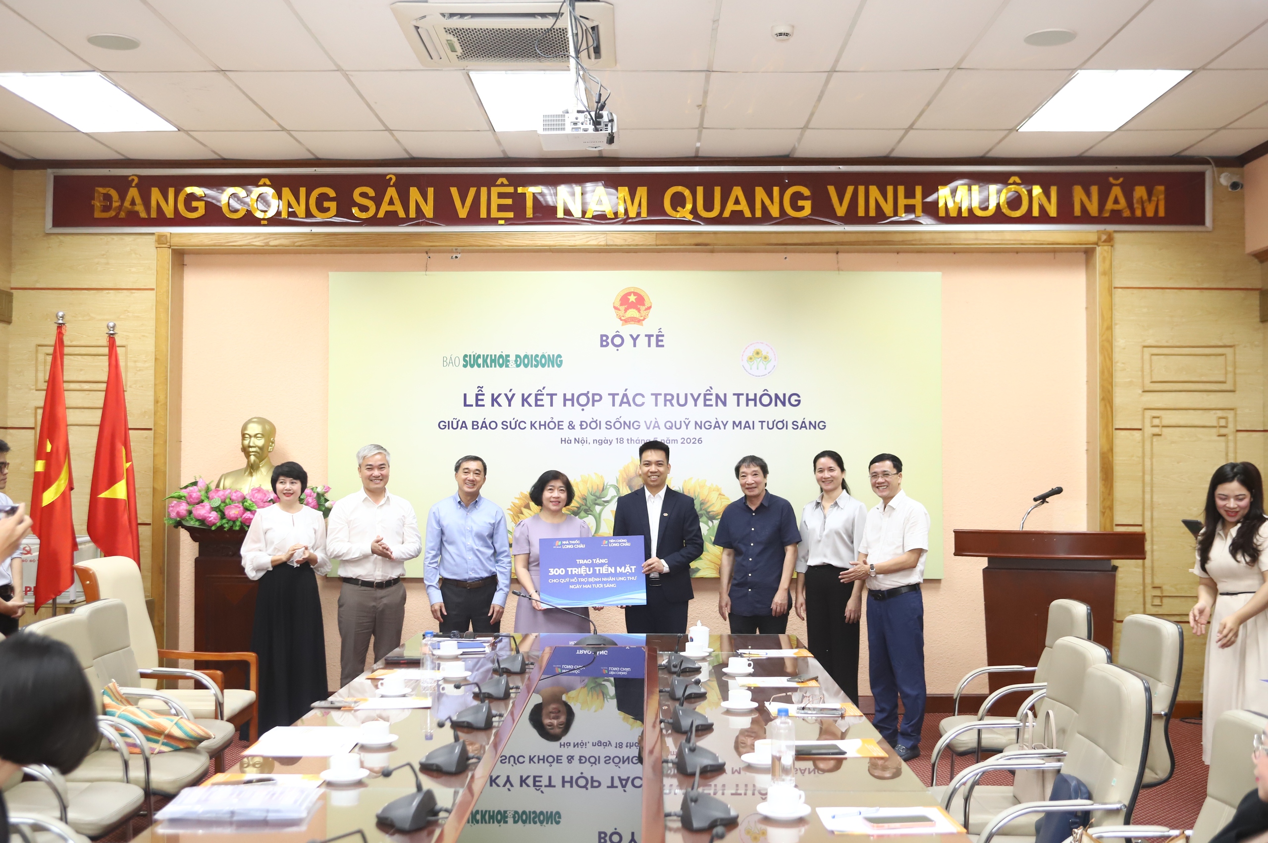 Báo Sức khỏe & Đời sống cùng Quỹ Ngày mai tươi sáng hợp tác lan tỏa thông điệp nhân ái, huy động hỗ trợ bệnh nhân ung thư- Ảnh 6. Báo Sức khỏe & Đời sống cùng Quỹ Ngày mai tươi sáng hợp tác lan tỏa thông điệp nhân ái, huy động hỗ trợ bệnh nhân ung thư- Ảnh 6.