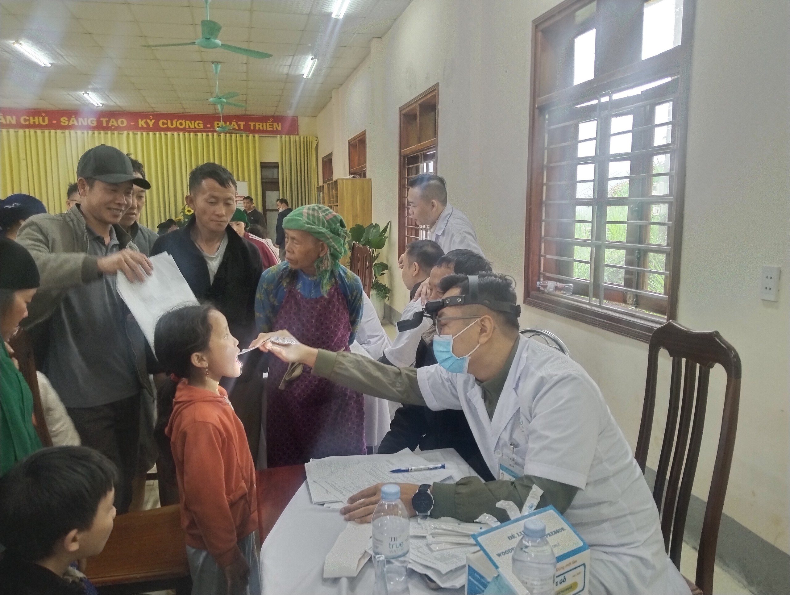 Từ Lũng Cú, Phố Bảng lan tỏa tinh thần phòng bệnh từ sớm, từ xa nơi vùng biên Tổ Quốc - Ảnh 15. Từ Lũng Cú, Phố Bảng lan tỏa tinh thần phòng bệnh từ sớm, từ xa nơi vùng biên Tổ Quốc - Ảnh 15.