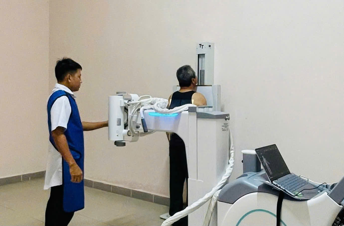Khám sức khỏe định kỳ cho cán bộ, chiến sĩ tại đặc khu Cồn Cỏ- Ảnh 3. Khám sức khỏe định kỳ cho cán bộ, chiến sĩ tại đặc khu Cồn Cỏ- Ảnh 3.