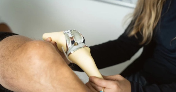 Ai nên thay khớp gối nhân tạo và những bài tập sau khi thay