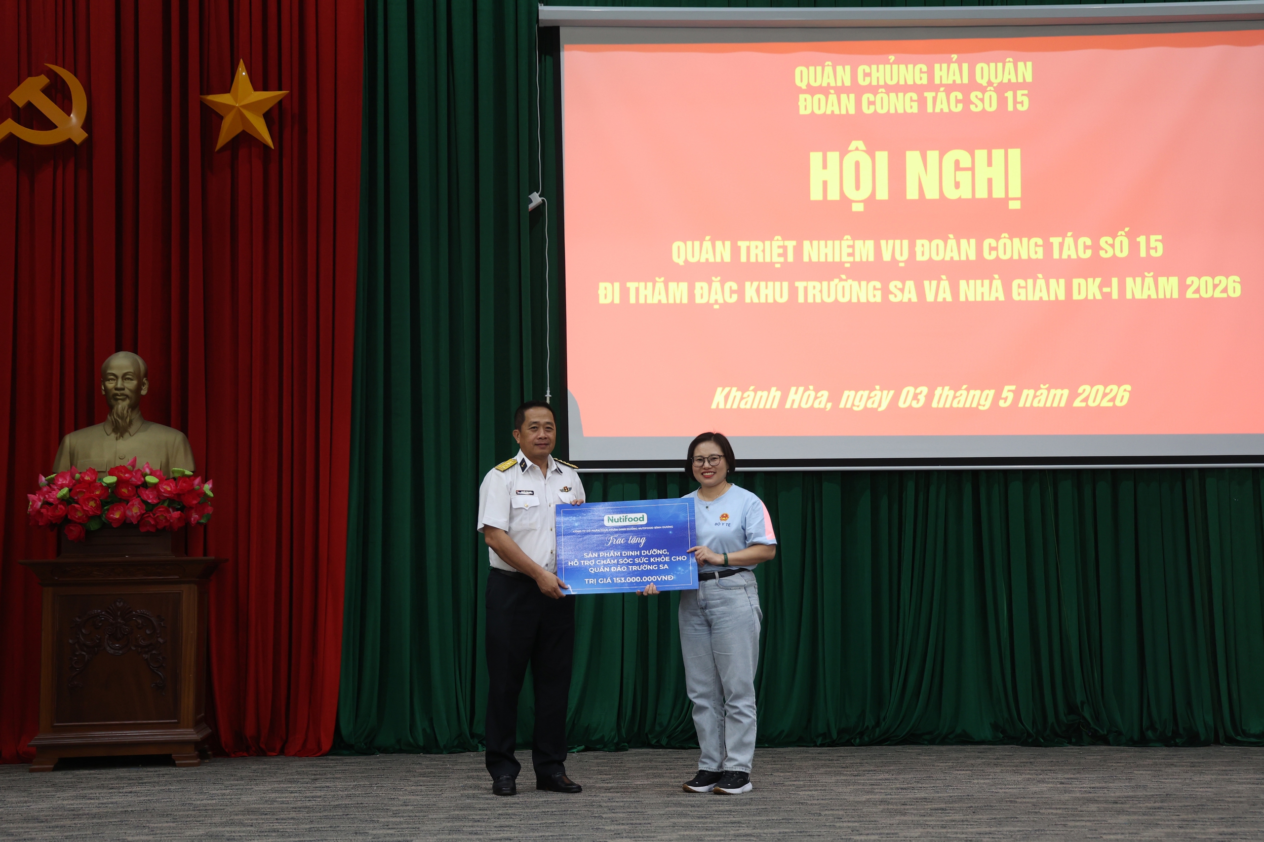 Đoàn Đại biểu Bộ Y tế sẵn sàng lên đường thăm cán bộ, chiến sĩ, nhân dân Trường Sa và nhà giàn DK1- Ảnh 11. Đoàn Đại biểu Bộ Y tế sẵn sàng lên đường thăm cán bộ, chiến sĩ, nhân dân Trường Sa và nhà giàn DK1- Ảnh 11.
