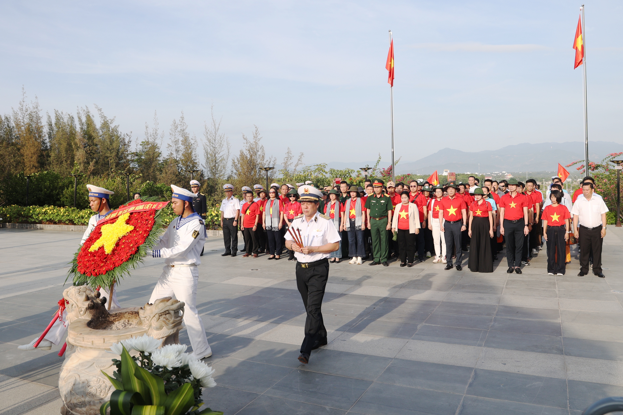 Đoàn Đại biểu Bộ Y tế sẵn sàng lên đường thăm cán bộ, chiến sĩ, nhân dân Trường Sa và nhà giàn DK1- Ảnh 1. Đoàn Đại biểu Bộ Y tế sẵn sàng lên đường thăm cán bộ, chiến sĩ, nhân dân Trường Sa và nhà giàn DK1- Ảnh 1.