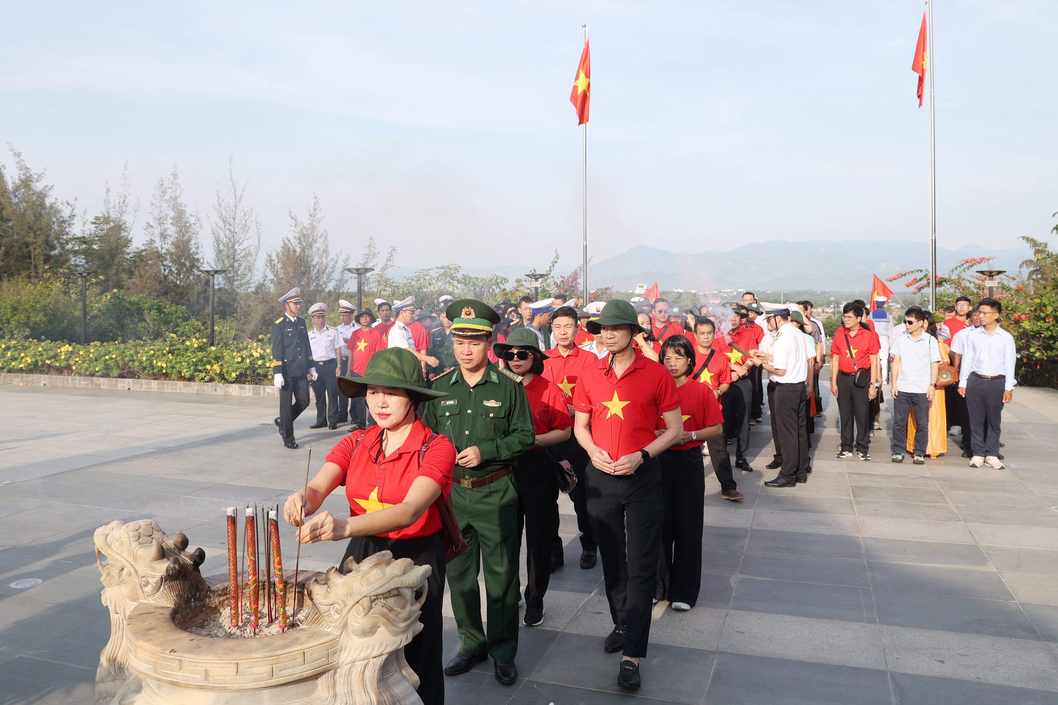 Đoàn Đại biểu Bộ Y tế sẵn sàng lên đường thăm cán bộ, chiến sĩ, nhân dân Trường Sa và nhà giàn DK1- Ảnh 3. Đoàn Đại biểu Bộ Y tế sẵn sàng lên đường thăm cán bộ, chiến sĩ, nhân dân Trường Sa và nhà giàn DK1- Ảnh 3.