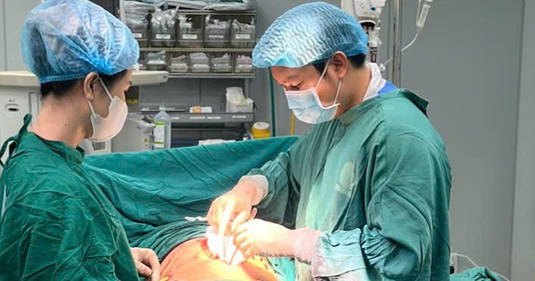 Mất gần 2 lít máu, nữ bệnh nhân 17 tuổi thoát cửa tử