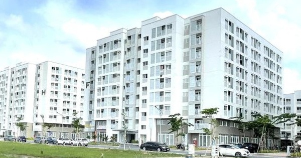 Có nhà tái định cư cách nơi làm việc 35 km, viên chức có được mua nhà ở xã hội?