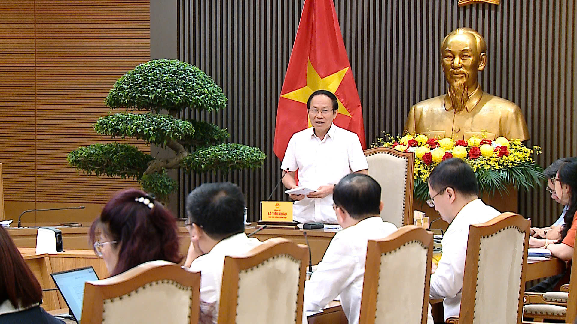 Luật ban hành phải đi vào cuộc sống ngay, không chờ nghị định, thông tư hướng dẫn- Ảnh 1.