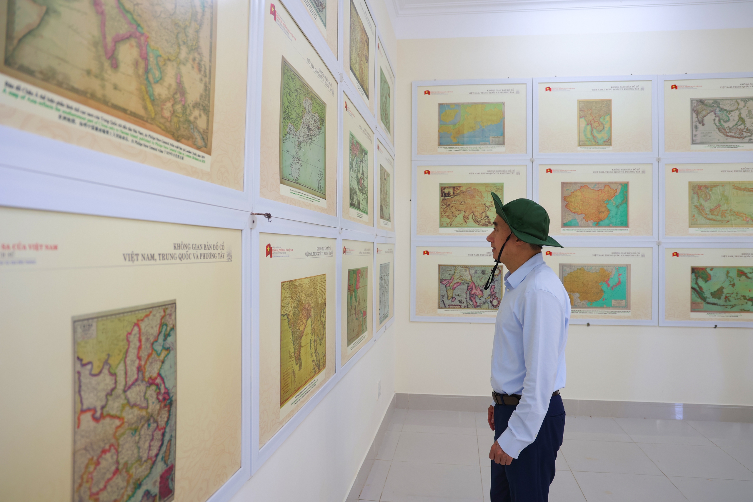 Thứ trưởng Trần Văn Thuấn: Sự cống hiến của cán bộ y tế ở Trường Sa là nguồn nội lực mạnh mẽ để phát triển hệ thống y tế biển đảo- Ảnh 8. Thứ trưởng Trần Văn Thuấn: Sự cống hiến của cán bộ y tế ở Trường Sa là nguồn nội lực mạnh mẽ để phát triển hệ thống y tế biển đảo- Ảnh 8.