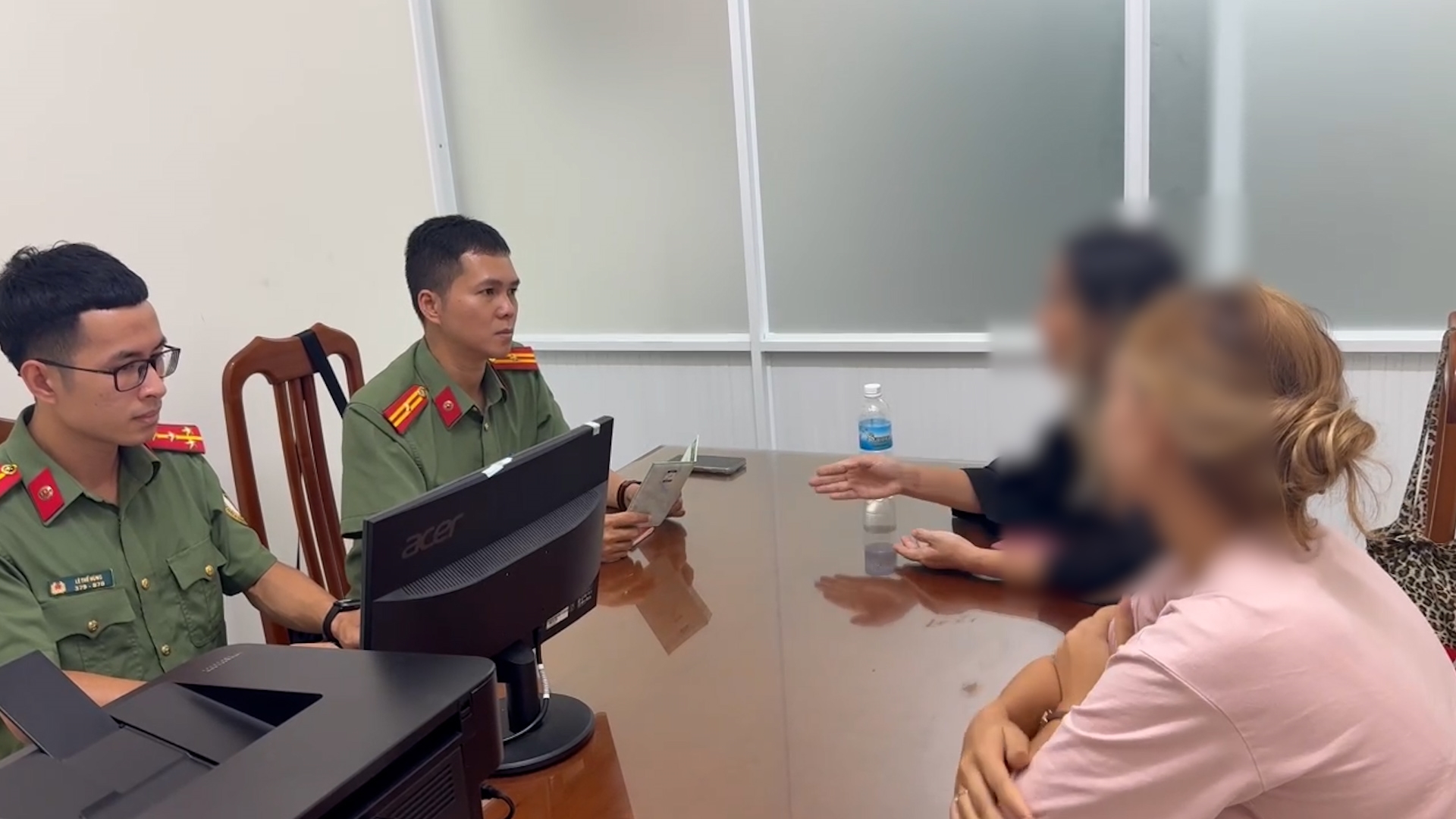 Nhiều người nước ngoài có dấu hiệu vi phạm xuất nhập cảnh ở Khánh Hòa- Ảnh 1. Nhiều người nước ngoài có dấu hiệu vi phạm xuất nhập cảnh ở Khánh Hòa- Ảnh 1.
