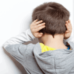 Bộ Y tế hướng dẫn khám phát hiện nguy cơ trẻ tự kỷ qua 20 câu hỏi trắc nghiệm