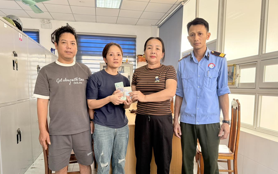 Hành động tử tế của người phụ nữ khi nhặt được số tiền lớn ở bệnh viện