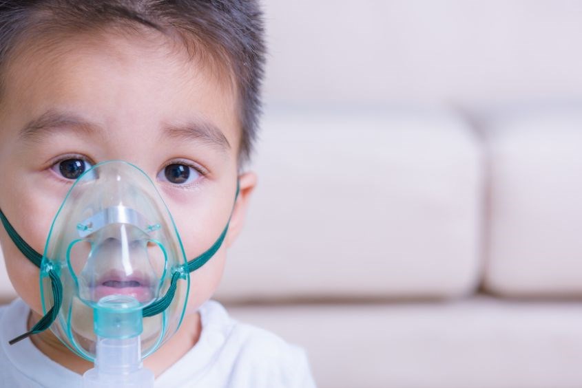 Chăm sóc trẻ bị viêm phế quản đúng cách giúp nhanh hồi phục- Ảnh 2.