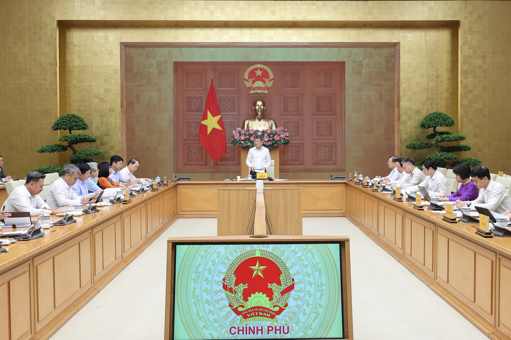 Thủ tướng chỉ đạo tháo gỡ dứt điểm các điểm nghẽn thể chế- Ảnh 1.