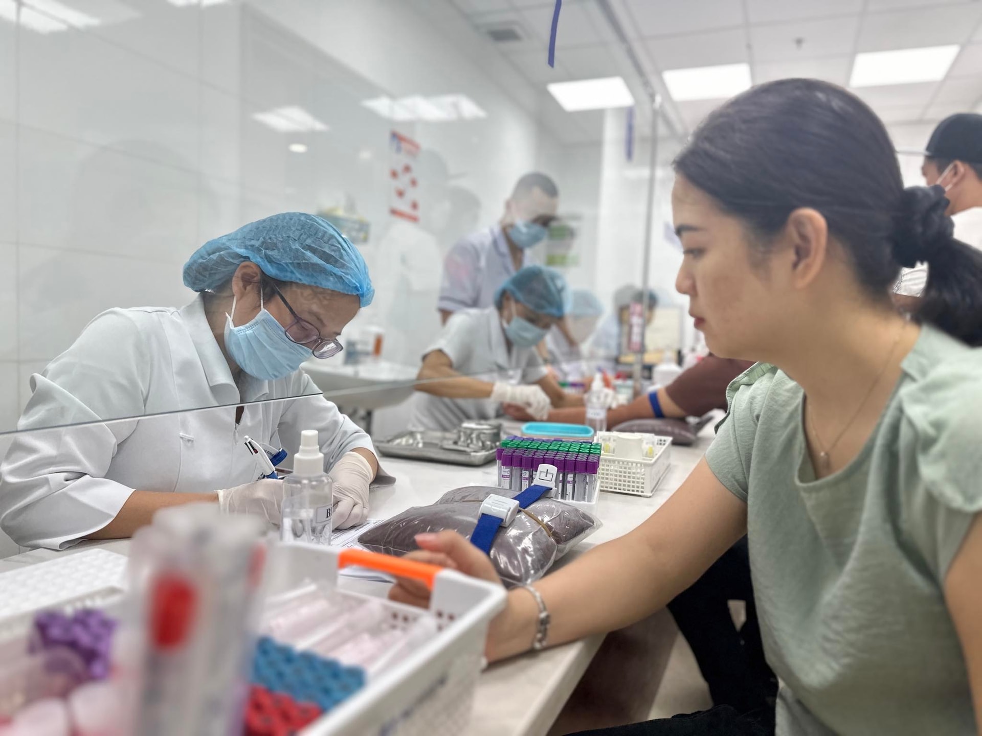 Người từ 18 tuổi trở lên khi khám sức khỏe định kỳ được làm những gì?- Ảnh 1. Người từ 18 tuổi trở lên khi khám sức khỏe định kỳ được làm những gì?- Ảnh 1.
