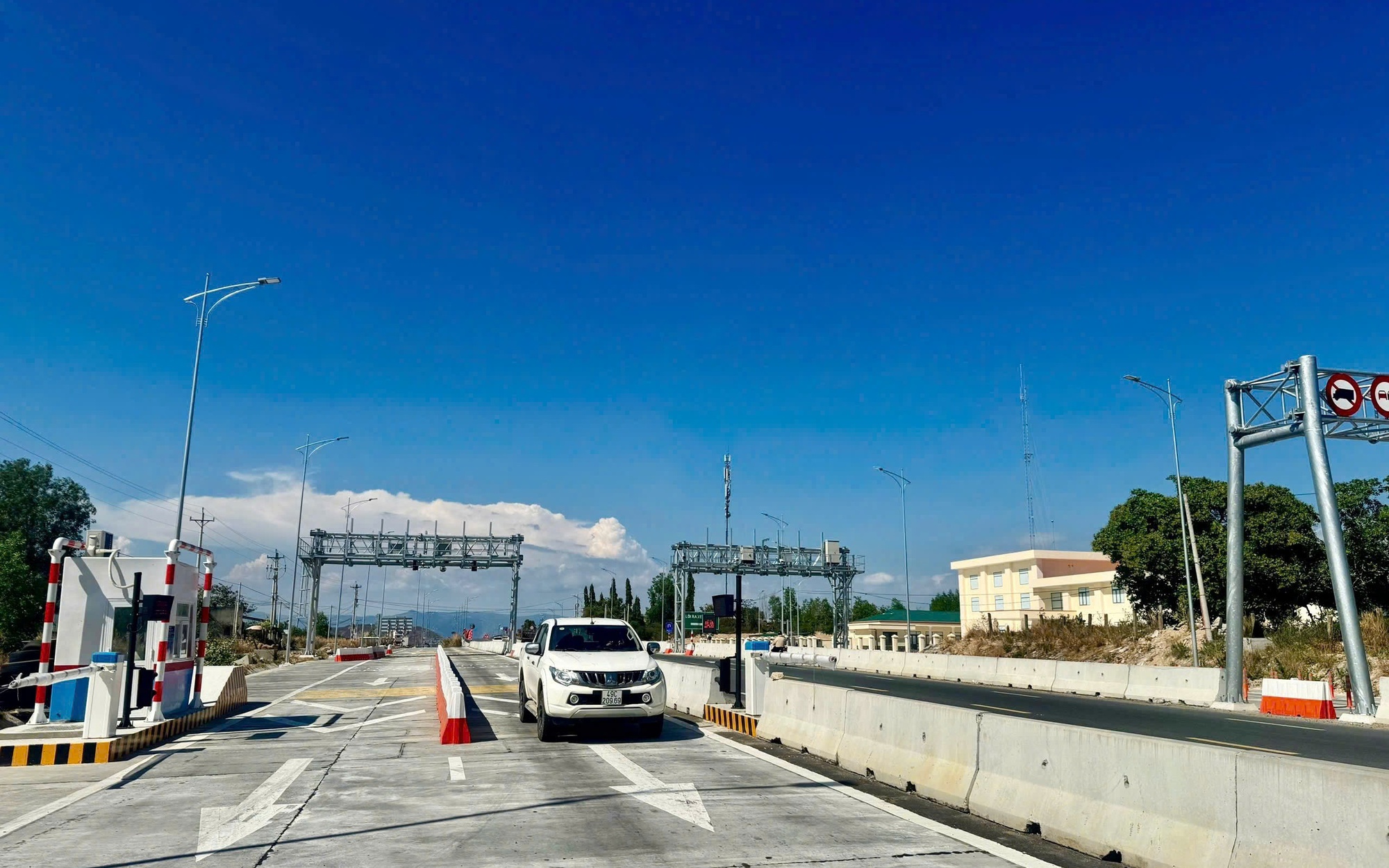 Sau 2 tháng thu phí không barie trên 5 tuyến cao tốc:  Hiệu quả đến đâu?- Ảnh 1.
