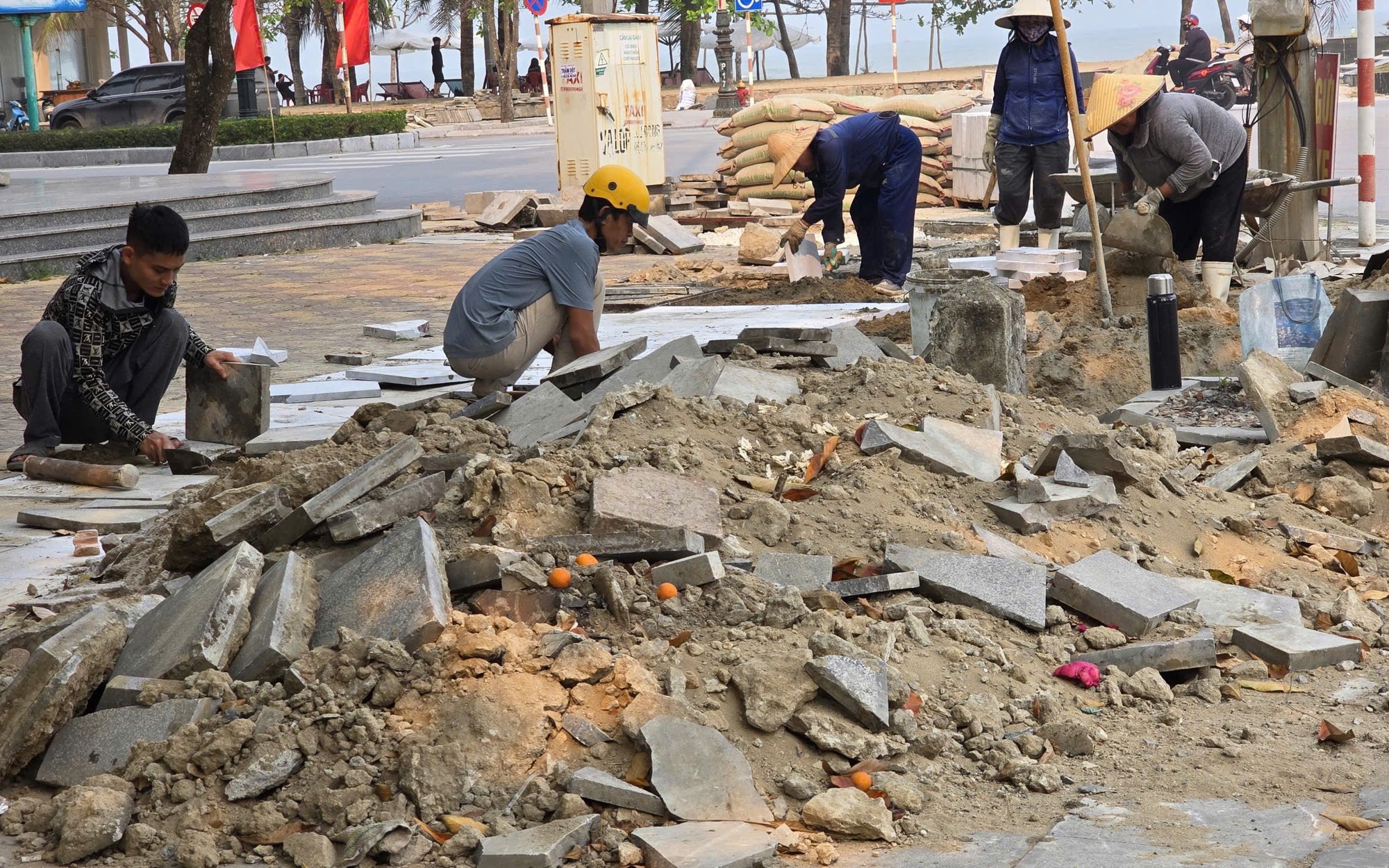 Biển người ‘ken đặc’ Sầm Sơn- Ảnh 8.
