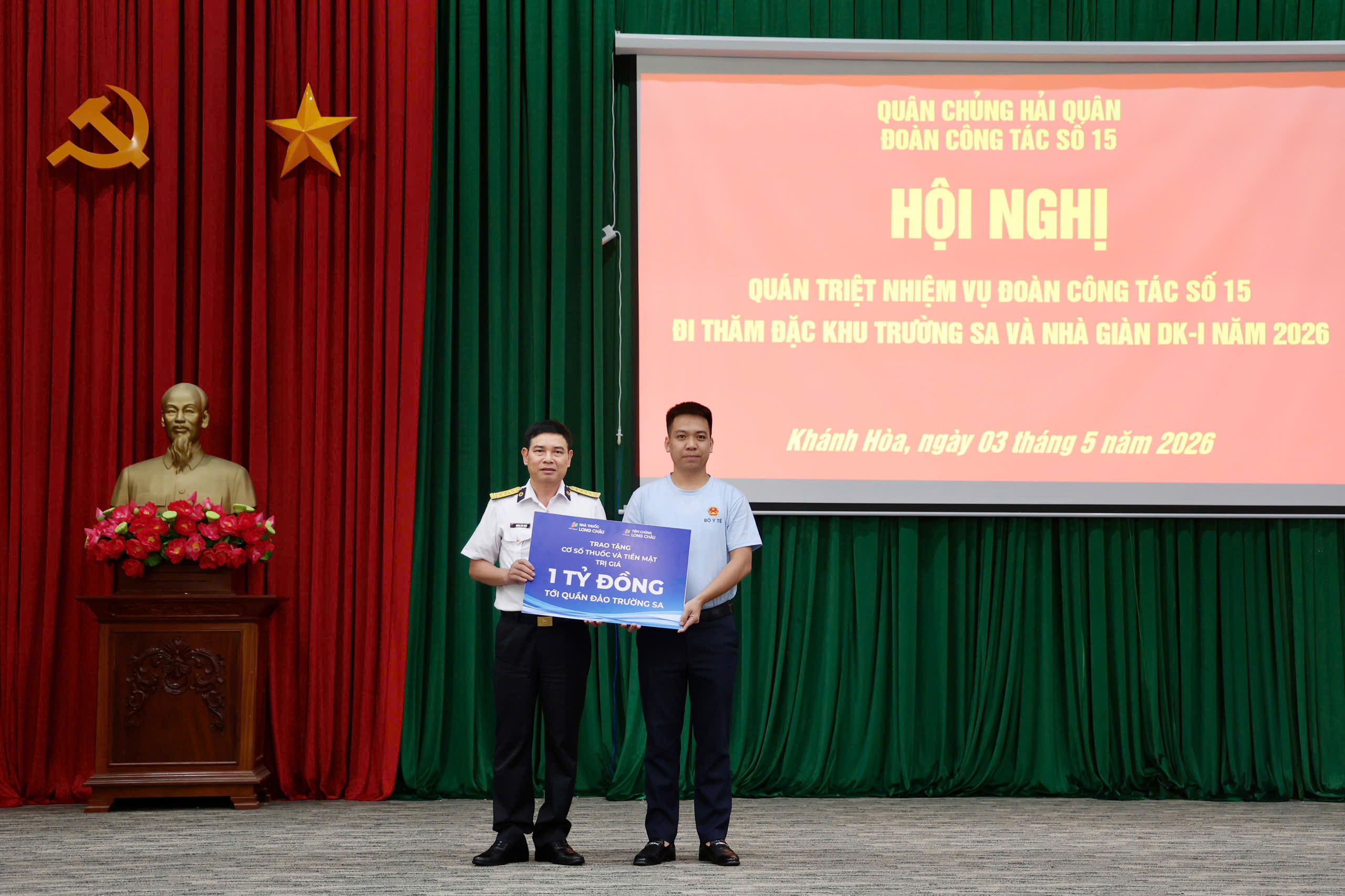 Đoàn Đại biểu Bộ Y tế sẵn sàng lên đường thăm cán bộ, chiến sĩ, nhân dân Trường Sa và nhà giàn DK1- Ảnh 8. Đoàn Đại biểu Bộ Y tế sẵn sàng lên đường thăm cán bộ, chiến sĩ, nhân dân Trường Sa và nhà giàn DK1- Ảnh 8.