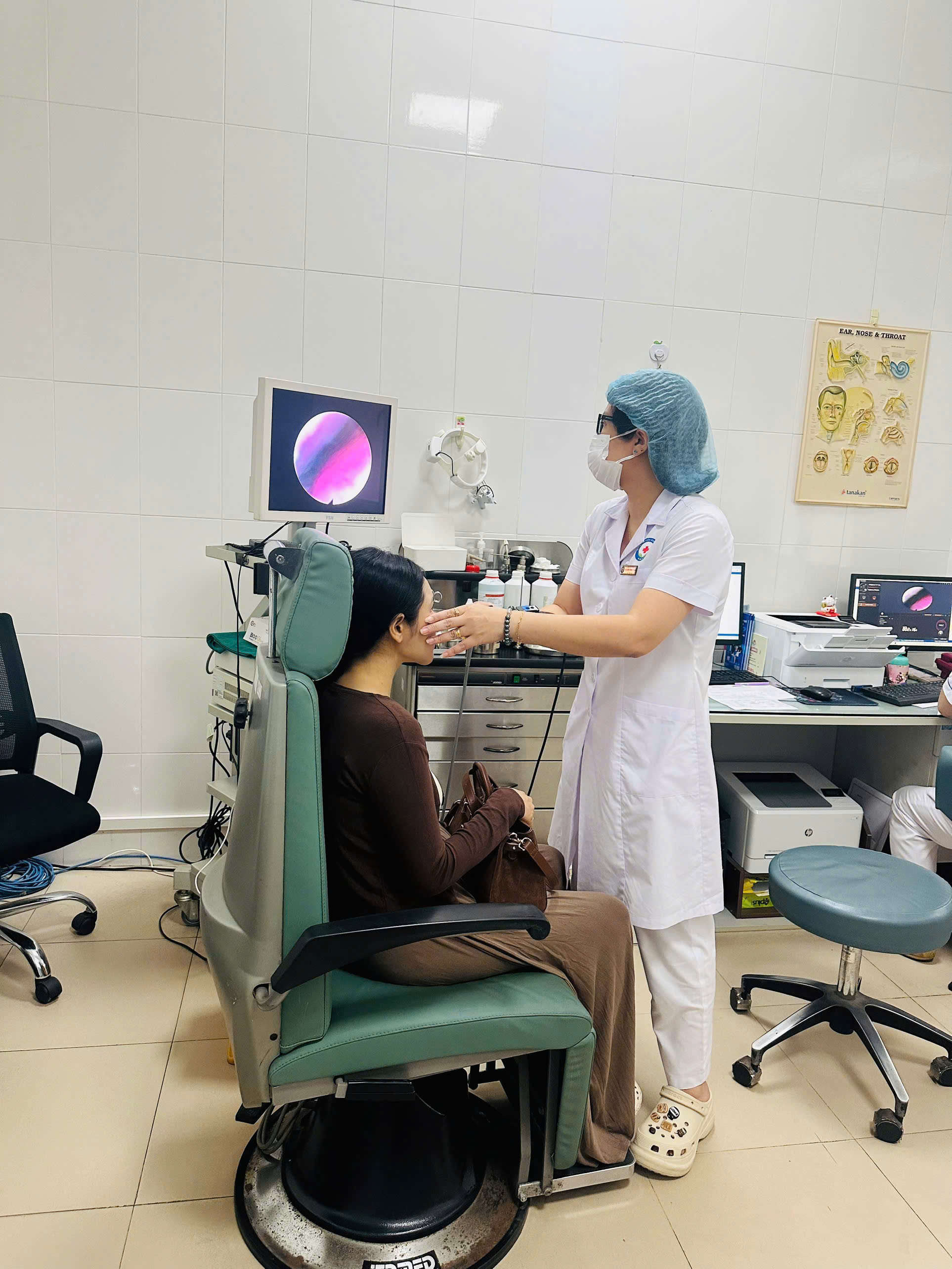 Nhiều trường hợp hóc dị vật đường ăn, chuyên gia khuyến nghị cách xử lý ban đầu- Ảnh 1. Nhiều trường hợp hóc dị vật đường ăn, chuyên gia khuyến nghị cách xử lý ban đầu- Ảnh 1.