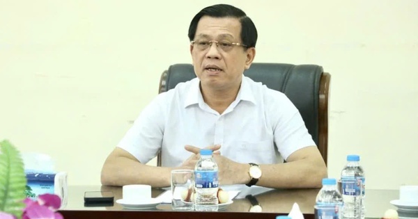 Cựu Thứ trưởng để cấp dưới ‘gây khó khăn’ với người đi xuất khẩu lao động nhận hối lộ 16 tỉ đồng