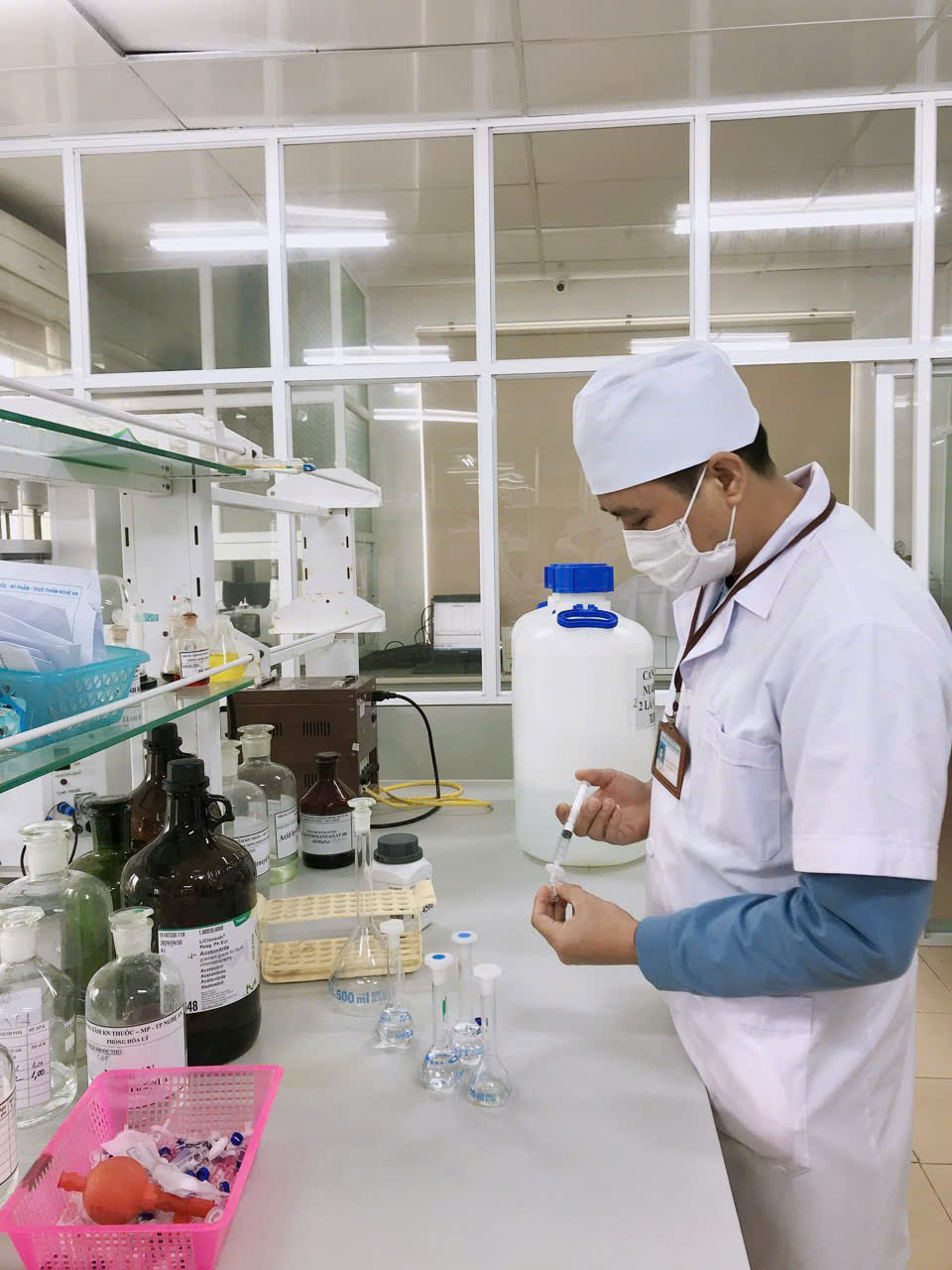Đảm bảo chất lượng thuốc, mỹ phẩm, thực phẩm vì sức khỏe cộng đồng- Ảnh 3. Đảm bảo chất lượng thuốc, mỹ phẩm, thực phẩm vì sức khỏe cộng đồng- Ảnh 3.