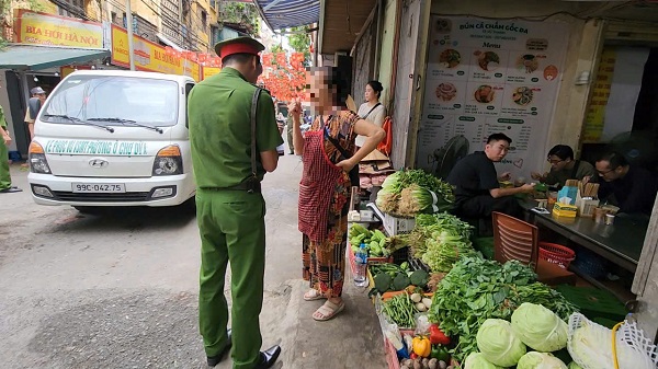 Ra quân duy trì trật tự đô thị: Đường thông hè thoáng, người dân tự giác chấp hành- Ảnh 11. Ra quân duy trì trật tự đô thị: Đường thông hè thoáng, người dân tự giác chấp hành- Ảnh 11.