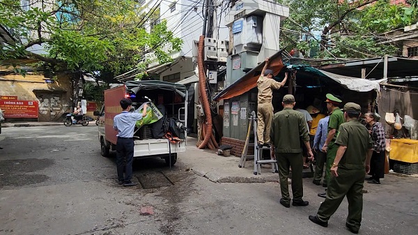 Ra quân duy trì trật tự đô thị: Đường thông hè thoáng, người dân tự giác chấp hành- Ảnh 7. Ra quân duy trì trật tự đô thị: Đường thông hè thoáng, người dân tự giác chấp hành- Ảnh 7.