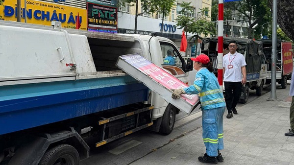 Ra quân duy trì trật tự đô thị: Đường thông hè thoáng, người dân tự giác chấp hành- Ảnh 3. Ra quân duy trì trật tự đô thị: Đường thông hè thoáng, người dân tự giác chấp hành- Ảnh 3.
