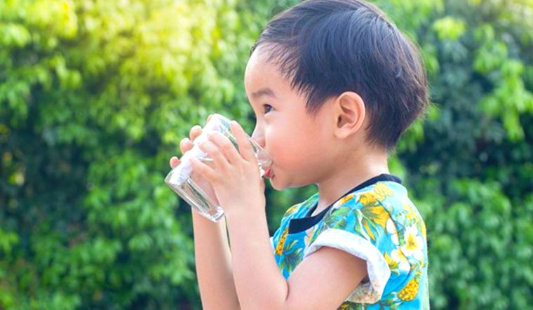Cách bổ sung nước và điện giải an toàn cho học sinh khi thời tiết nắng nóng kéo dài- Ảnh 1. Cách bổ sung nước và điện giải an toàn cho học sinh khi thời tiết nắng nóng kéo dài- Ảnh 1.