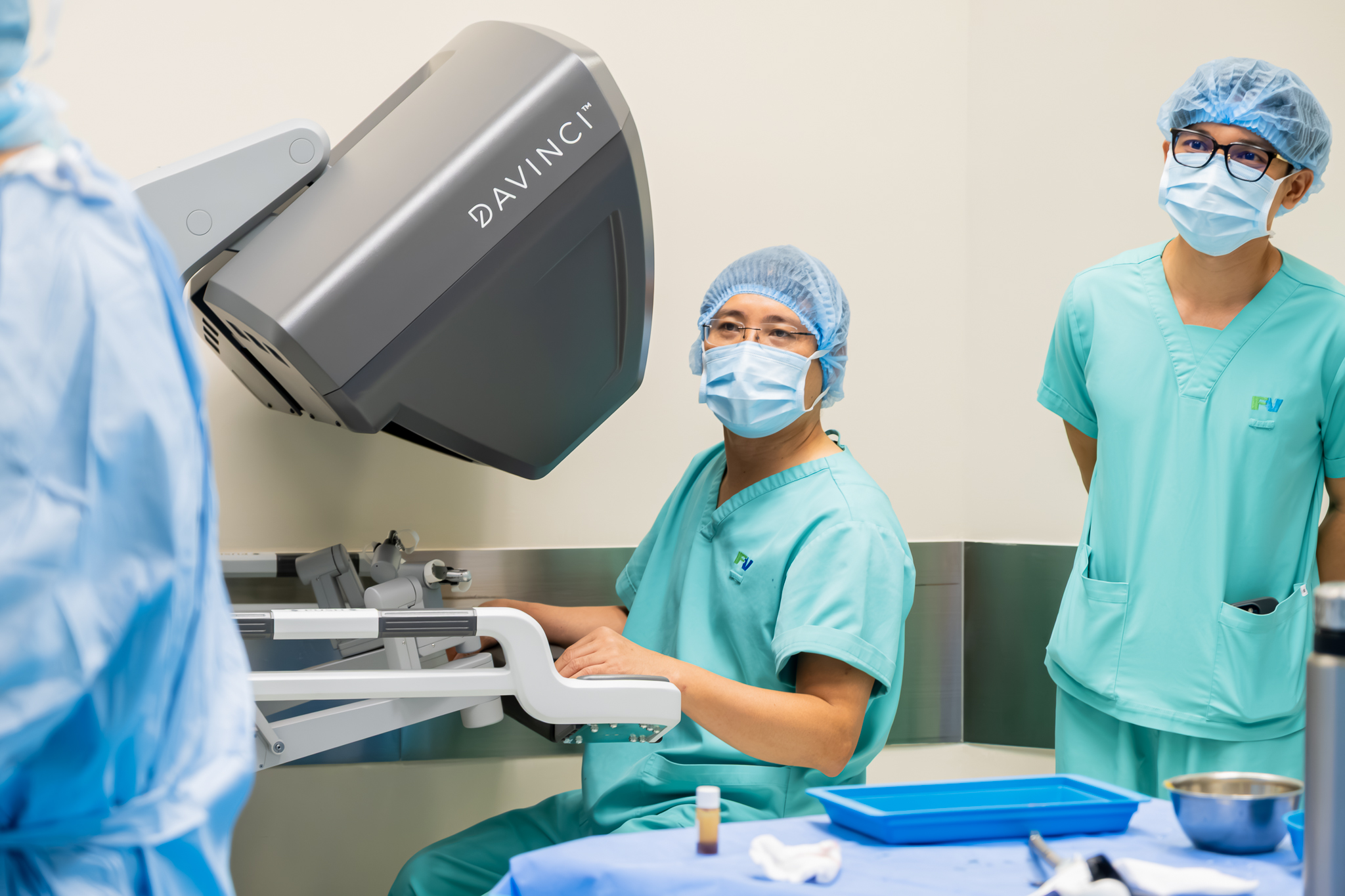 Robot da Vinci Xi tích hợp công nghệ ICG giúp bác sĩ FV cắt u phổi chính xác, bảo tồn tối đa mô lành- Ảnh 2. Robot da Vinci Xi tích hợp công nghệ ICG giúp bác sĩ FV cắt u phổi chính xác, bảo tồn tối đa mô lành- Ảnh 2.