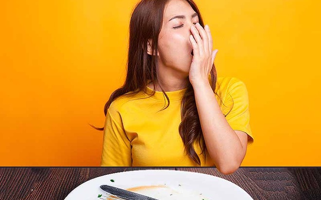 Vì sao vừa ăn xong đã buồn ngủ?- Ảnh 1. Thường xuyên buồn ngủ sau khi ăn có phải là dấu hiệu bệnh lý?