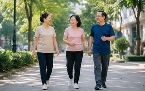 Một thay đổi nhỏ sau bữa ăn có thể giúp cơ thể trẻ lâu- Ảnh 2. Đi bộ sau bữa ăn có lợi gì cho người ngồi nhiều?