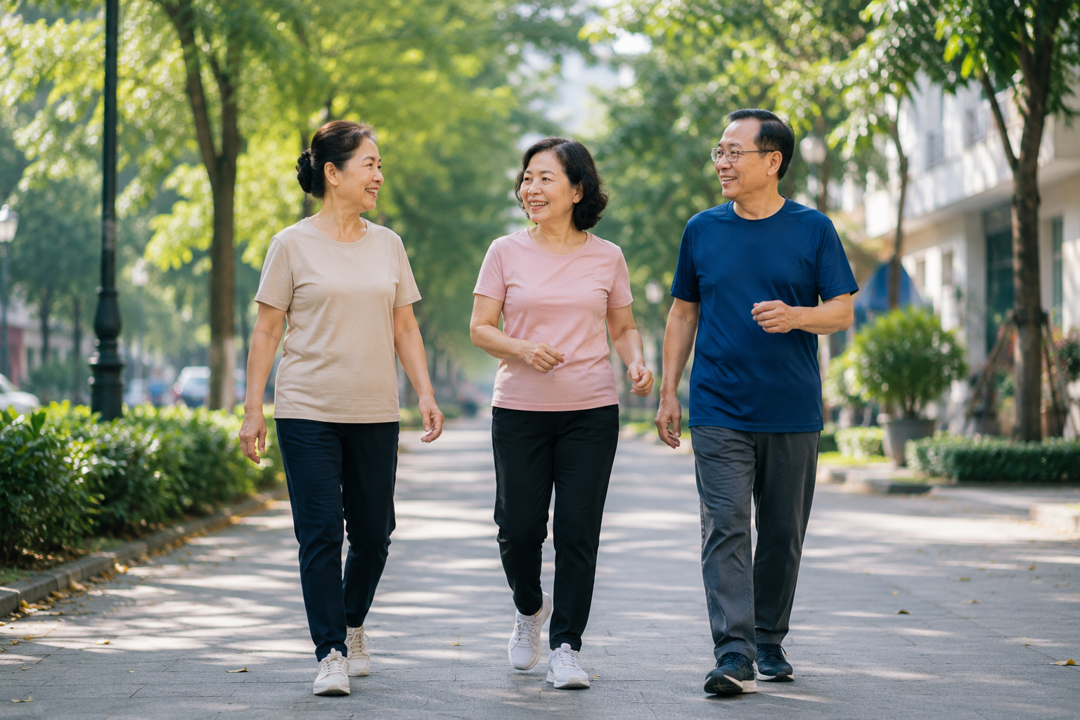 Đi bộ sau bữa ăn có lợi gì cho người ngồi nhiều? - Ảnh 1.