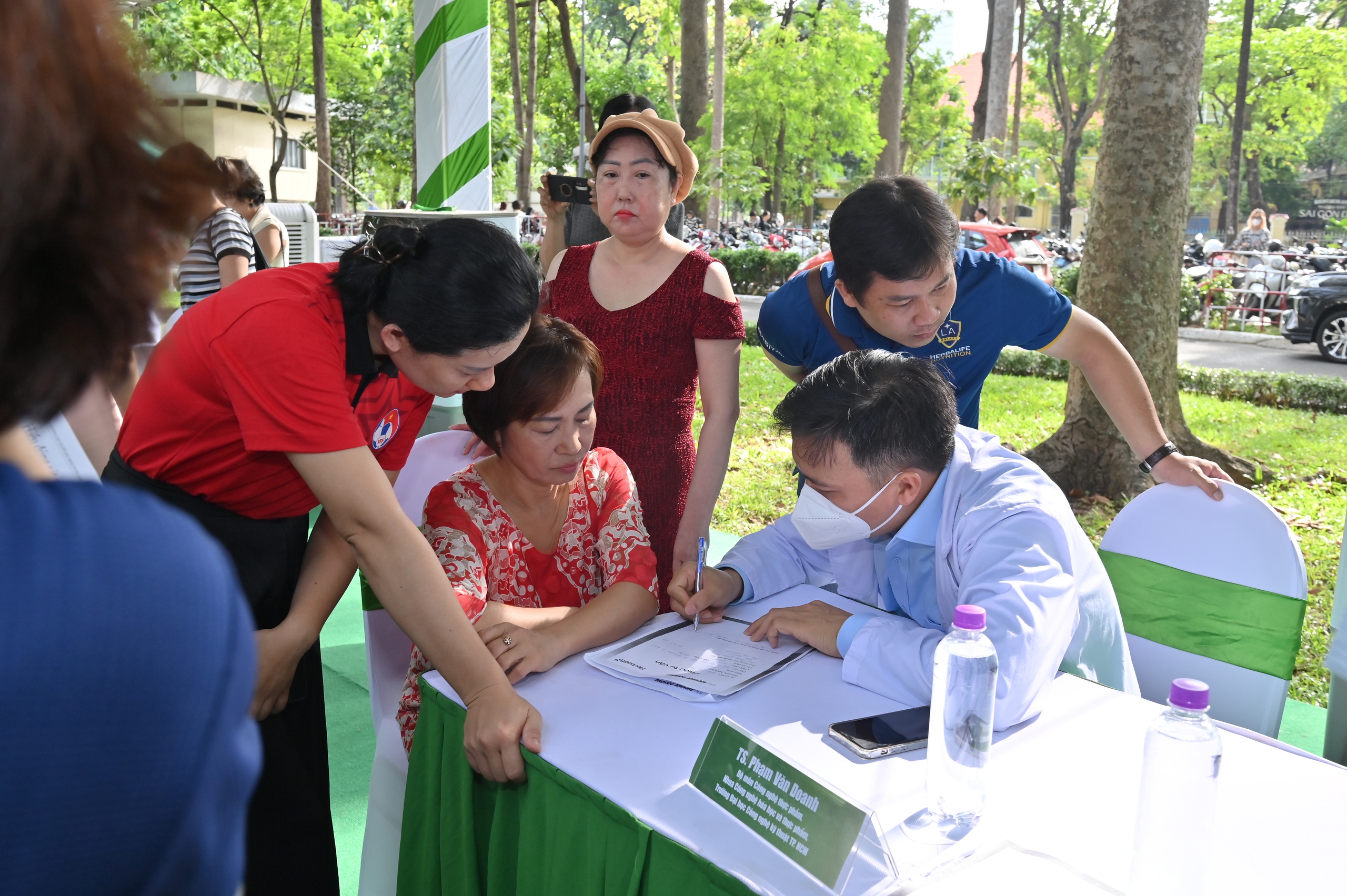 Herbalife Việt Nam bền bỉ đồng hành cùng Ngày Dinh dưỡng cộng đồng Việt Nam Lần 6- Ảnh 7. Herbalife Việt Nam bền bỉ đồng hành cùng Ngày Dinh dưỡng cộng đồng Việt Nam Lần 6- Ảnh 7.