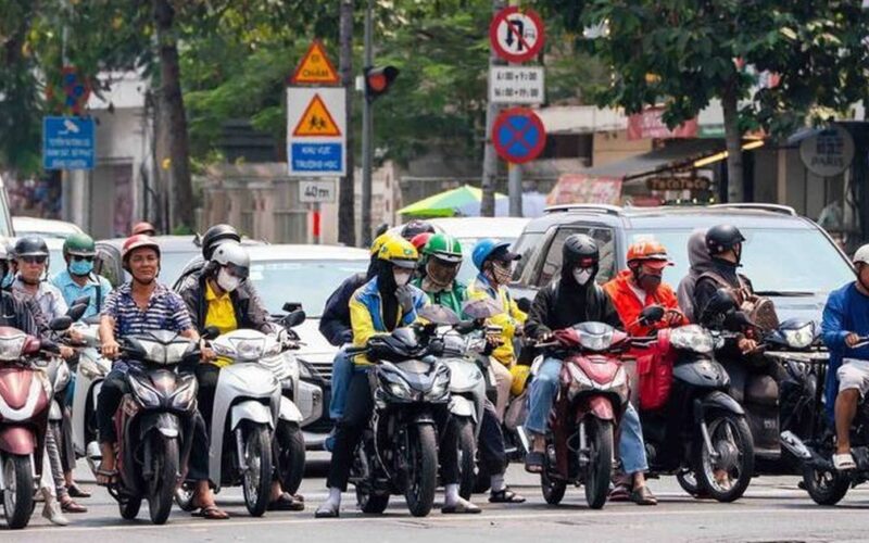 Miền Bắc, miền Trung nắng nóng kéo dài cả tuần tới
