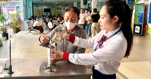 Nắng nóng hơn 40 độ C, bệnh viện tăng cường chống nóng cho người bệnh