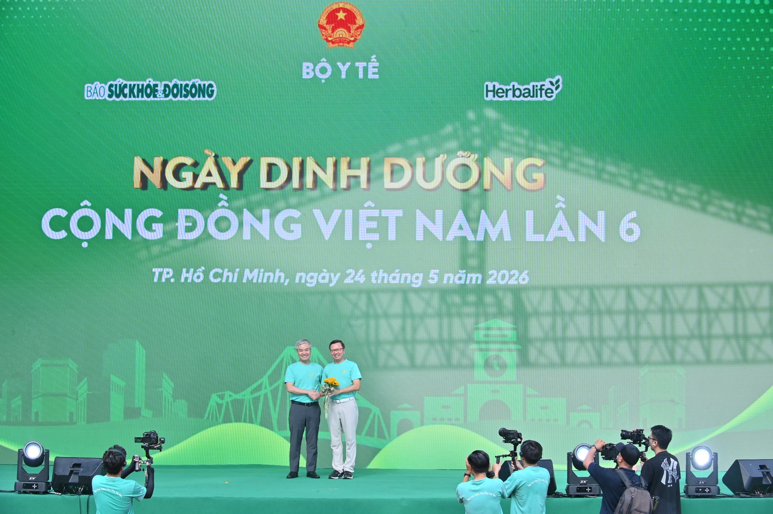 Qua 6 mùa Ngày Dinh dưỡng cộng đồng Việt Nam: Gần 10.000 người dân được tư vấn sức khỏe, dinh dưỡng miễn phí- Ảnh 7. Qua 6 mùa Ngày Dinh dưỡng cộng đồng Việt Nam: Gần 10.000 người dân được tư vấn sức khỏe, dinh dưỡng miễn phí- Ảnh 7.