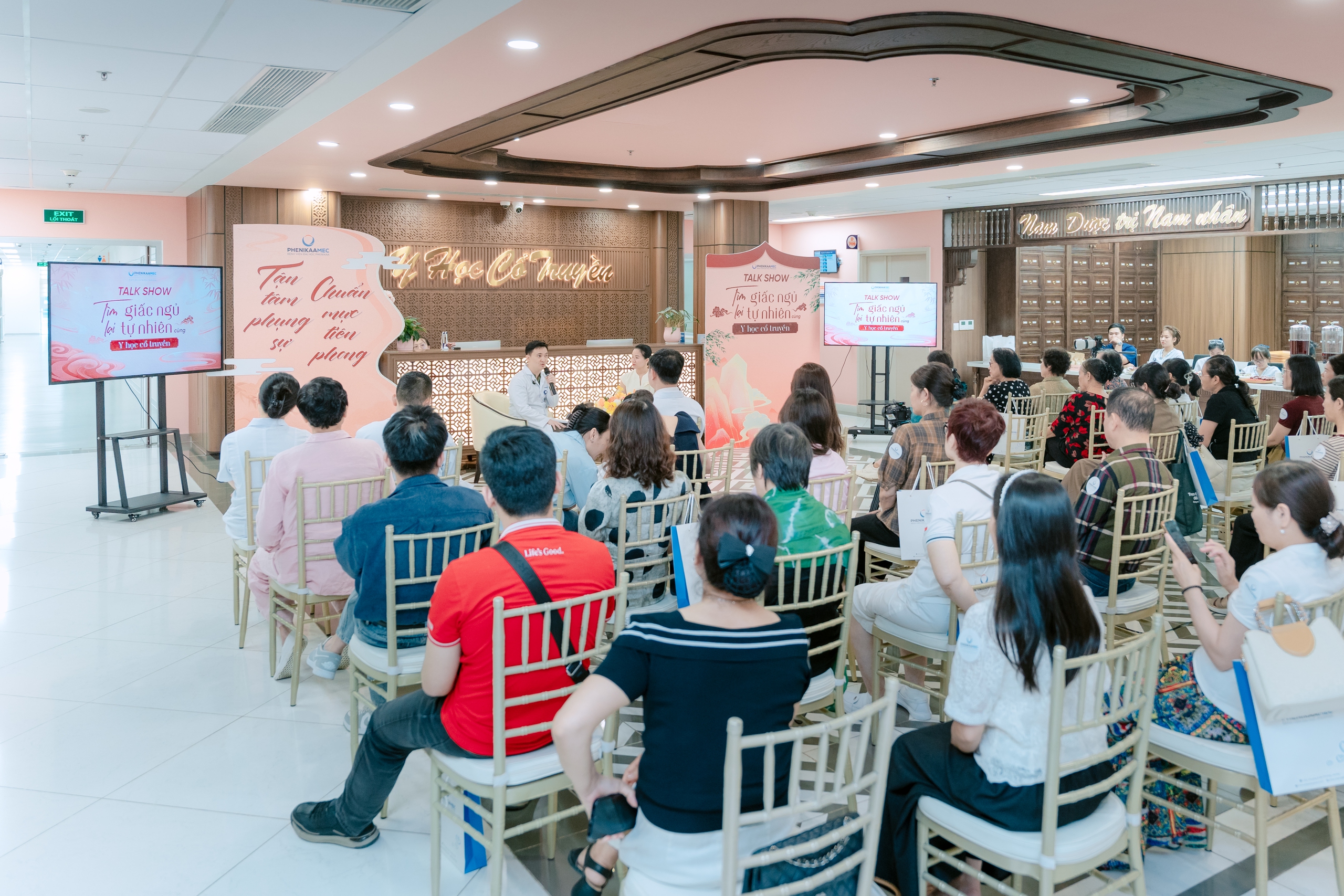 Talkshow 'Tìm lại giấc ngủ tự nhiên': khi người mất ngủ được lắng nghe và thấu hiểu- Ảnh 1. Talkshow 'Tìm lại giấc ngủ tự nhiên': khi người mất ngủ được lắng nghe và thấu hiểu- Ảnh 1.
