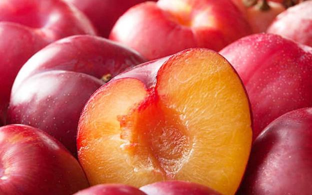 Ăn mận có tác dụng gì với sức khỏe?- Ảnh 2. Quả mận không chỉ giúp giải nhiệt mà còn tốt cho tim mạch, xương khớp